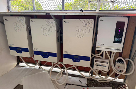 7 conjuntos de sistemas de energia solar de 10,2KW nas Ilhas Salomão