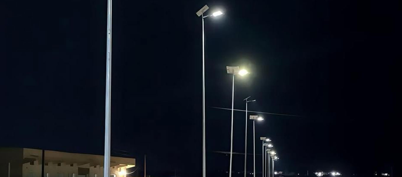 Considerações de engenharia para iluminação de rua solar de 60W